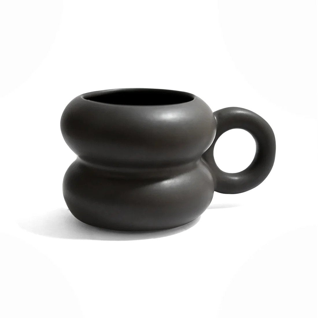 Mega Mug Negra fondo blanco.